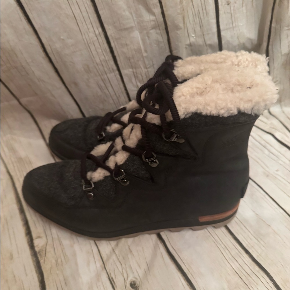 SOREL Sneakchic Alpine Boots Faux Fur Shearling Waterproof Leather, US 8 Black